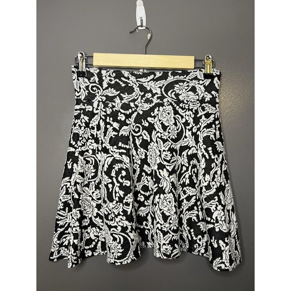 Kirra Skirt Small Black White Floral Knit Skater Stretch Made In USA